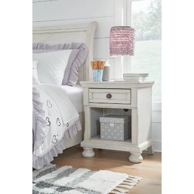 Robbinsdale 1 Drawer Nightstand White - Signature Design By Ashley 3 Robbinsdale 1 Drawer Nightstand White - Signature Design By Ashley
